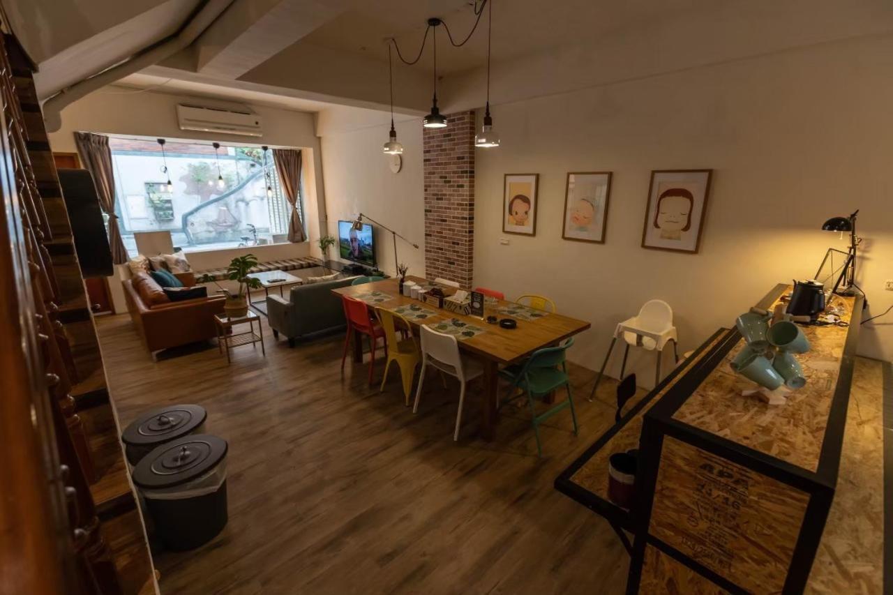 Cozy House Hostel Kota Hualien Bagian luar foto